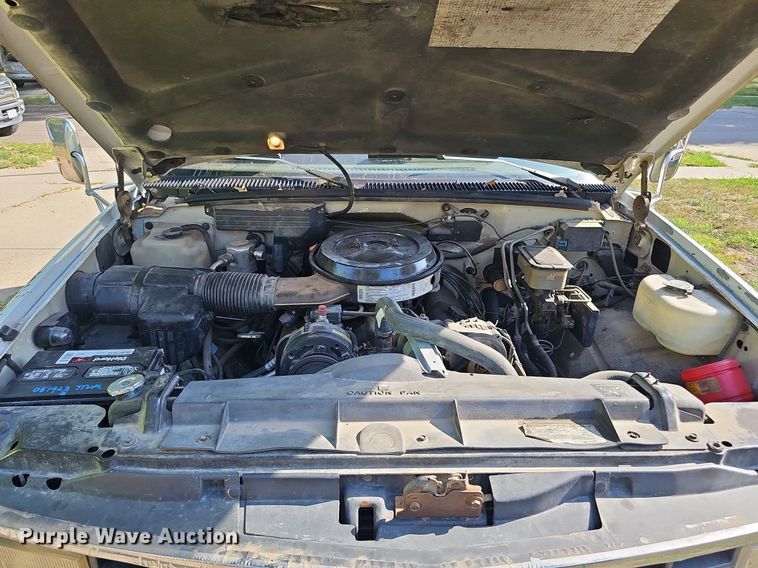 image for item DQ0251 1993 Chevrolet C3500  Crew Cab pickup truck