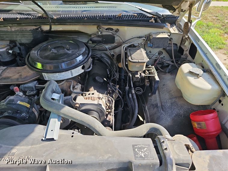 image for item DQ0251 1993 Chevrolet C3500  Crew Cab pickup truck