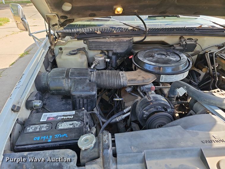 image for item DQ0251 1993 Chevrolet C3500  Crew Cab pickup truck