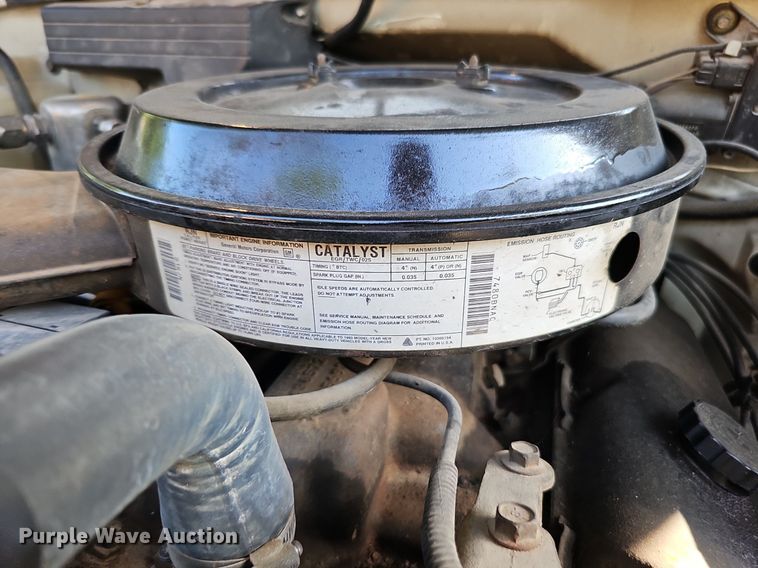 image for item DQ0251 1993 Chevrolet C3500  Crew Cab pickup truck