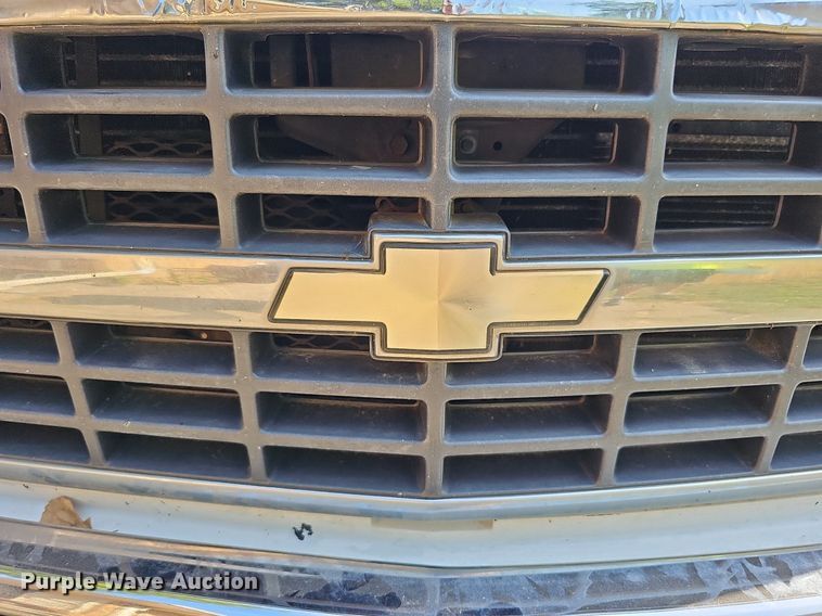 image for item DQ0251 1993 Chevrolet C3500  Crew Cab pickup truck