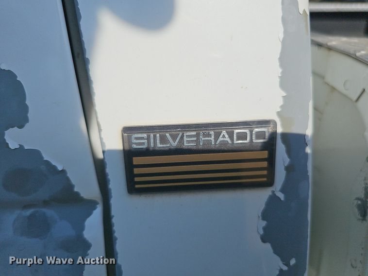 image for item DQ0251 1993 Chevrolet C3500  Crew Cab pickup truck