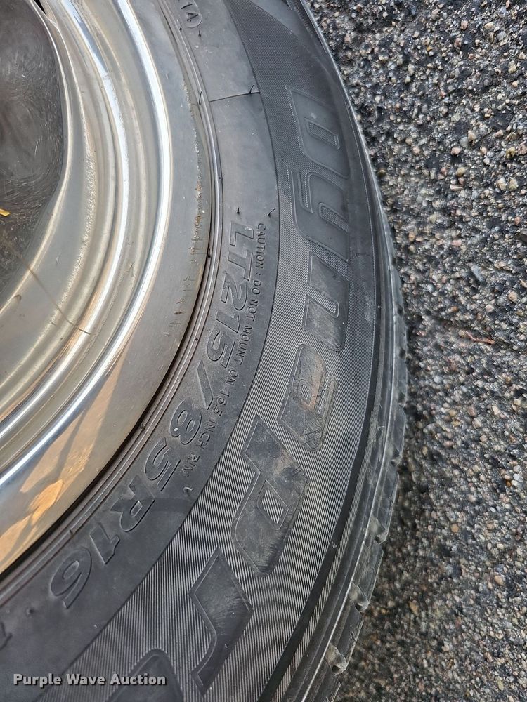 image for item DQ0251 1993 Chevrolet C3500  Crew Cab pickup truck