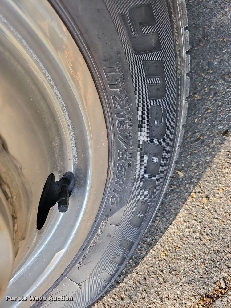 image for item DQ0251 1993 Chevrolet C3500  Crew Cab pickup truck