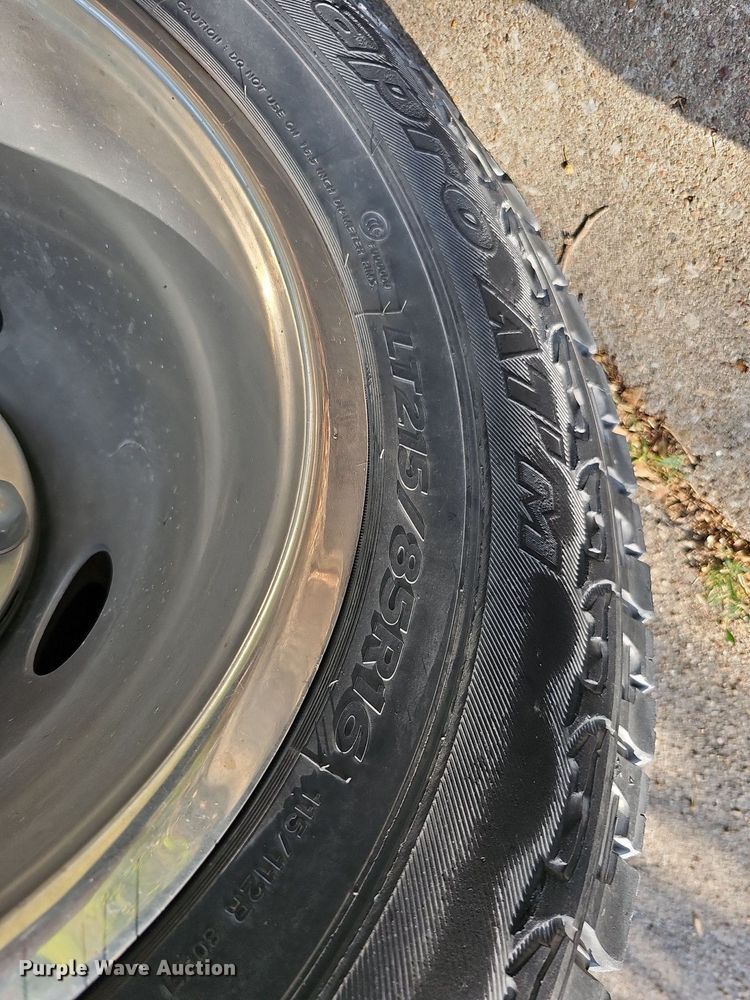 image for item DQ0251 1993 Chevrolet C3500  Crew Cab pickup truck