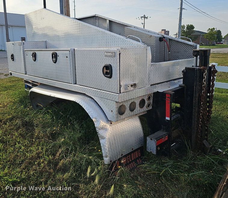 image for item DQ0253 2015 JD Welding & Sandblasting LLC  mobile home toter bed