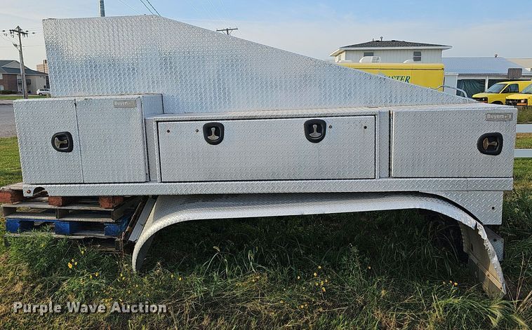 image for item DQ0253 2015 JD Welding & Sandblasting LLC  mobile home toter bed