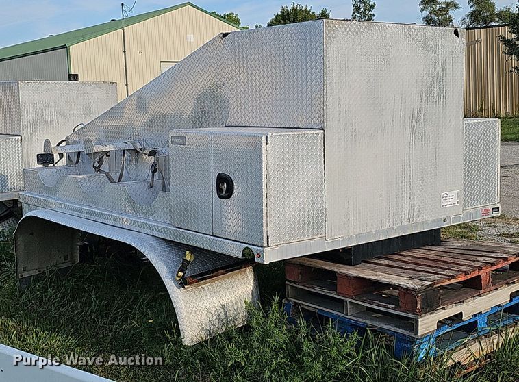 image for item DQ0253 2015 JD Welding & Sandblasting LLC  mobile home toter bed