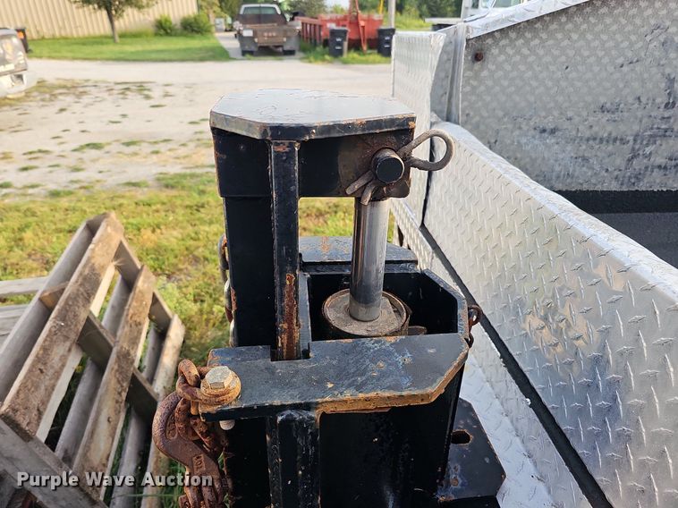 image for item DQ0253 2015 JD Welding & Sandblasting LLC  mobile home toter bed