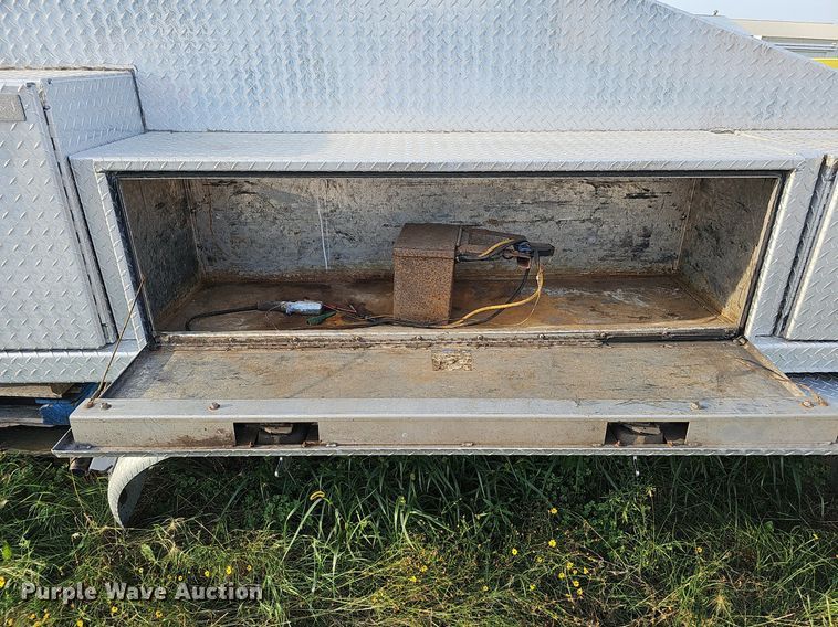 image for item DQ0253 2015 JD Welding & Sandblasting LLC  mobile home toter bed