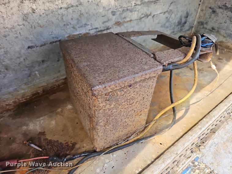 image for item DQ0253 2015 JD Welding & Sandblasting LLC  mobile home toter bed