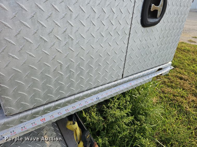 image for item DQ0253 2015 JD Welding & Sandblasting LLC  mobile home toter bed