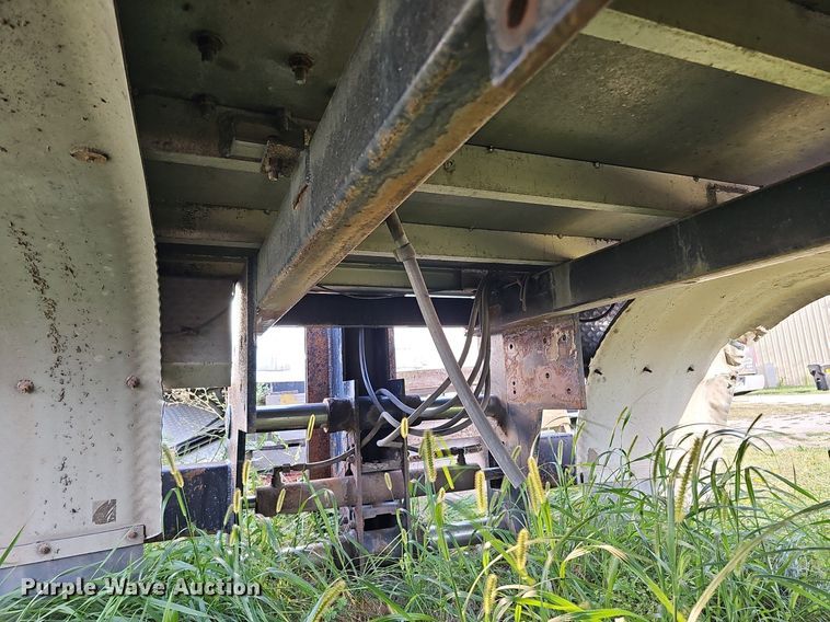 image for item DQ0253 2015 JD Welding & Sandblasting LLC  mobile home toter bed