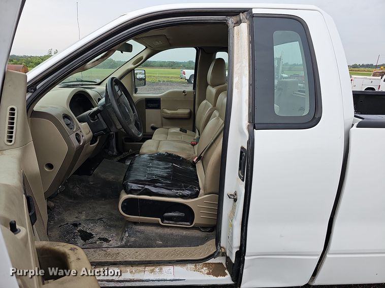 image for item DQ0261 2006 Ford F150  SuperCap pickup truck