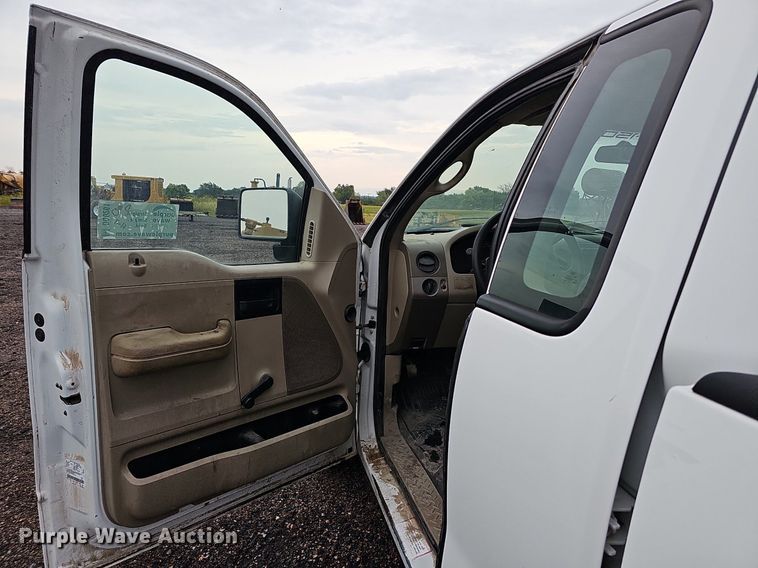 image for item DQ0261 2006 Ford F150  SuperCap pickup truck