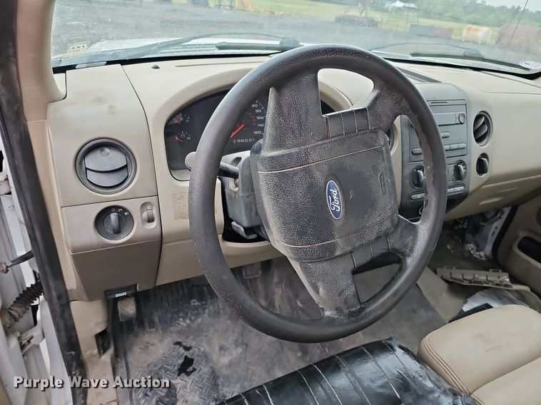 image for item DQ0261 2006 Ford F150  SuperCap pickup truck