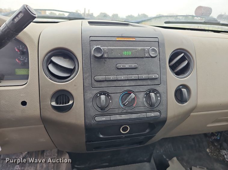 image for item DQ0261 2006 Ford F150  SuperCap pickup truck