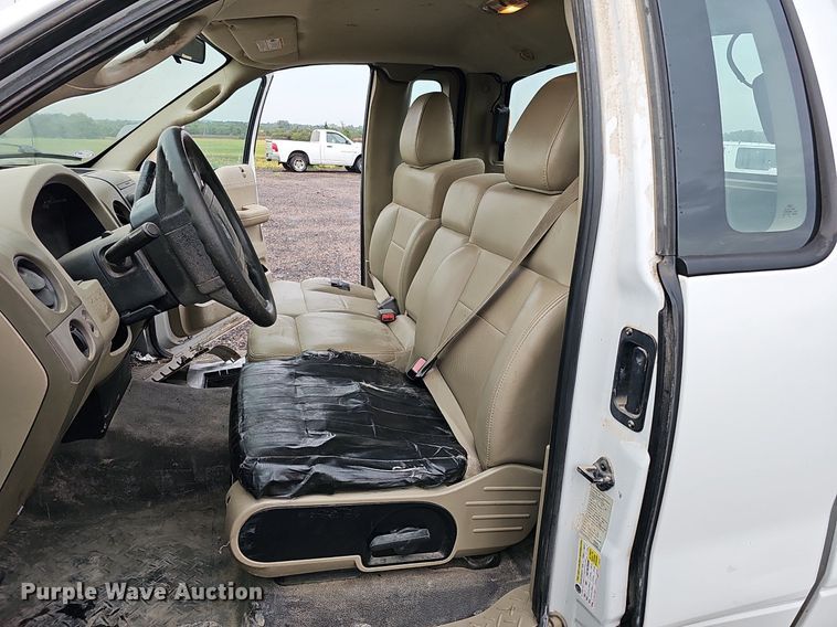 image for item DQ0261 2006 Ford F150  SuperCap pickup truck