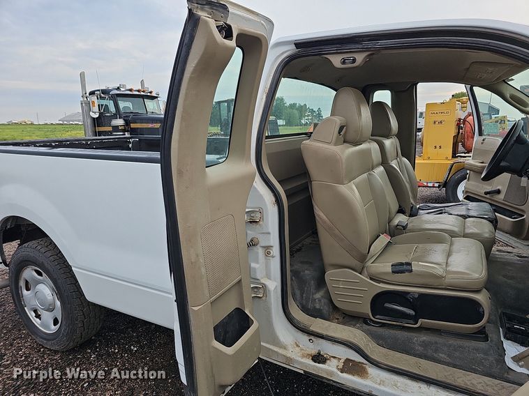 image for item DQ0261 2006 Ford F150  SuperCap pickup truck