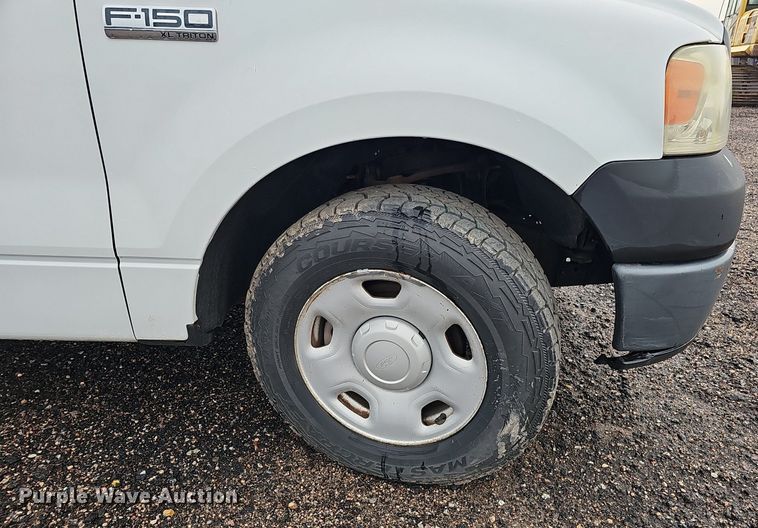 image for item DQ0261 2006 Ford F150  SuperCap pickup truck