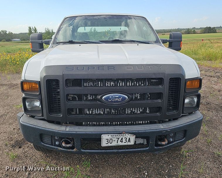 image for item DQ0262 2008 Ford F250 Super Duty  Crew Cab pickup truck