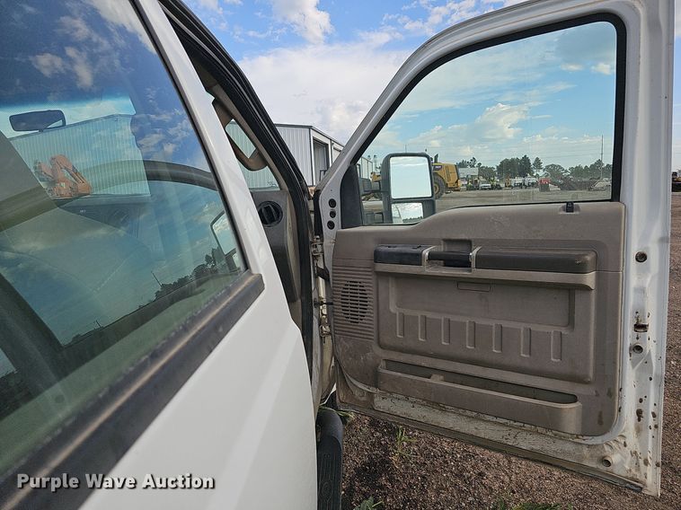 image for item DQ0262 2008 Ford F250 Super Duty  Crew Cab pickup truck