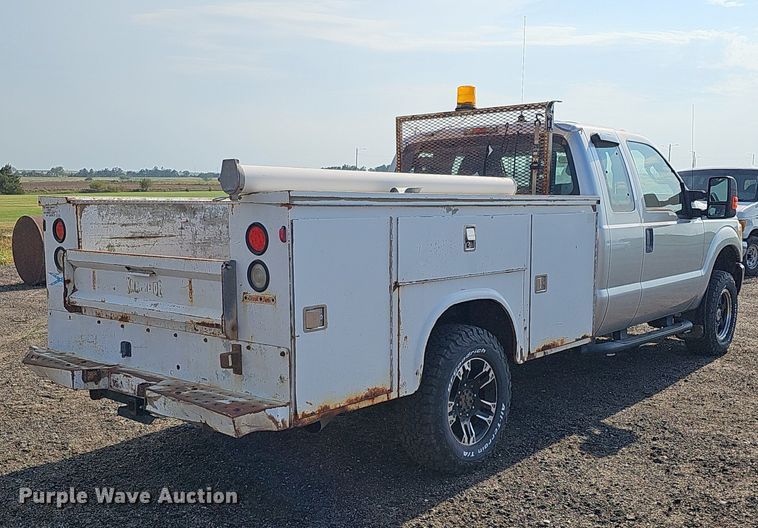 image for item DQ0263 2011 Ford  F350 Super Duty  SuperCab utility bed pickup truck