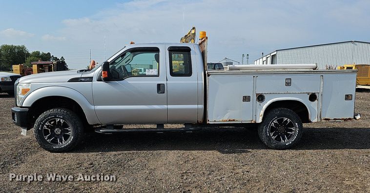 image for item DQ0263 2011 Ford  F350 Super Duty  SuperCab utility bed pickup truck