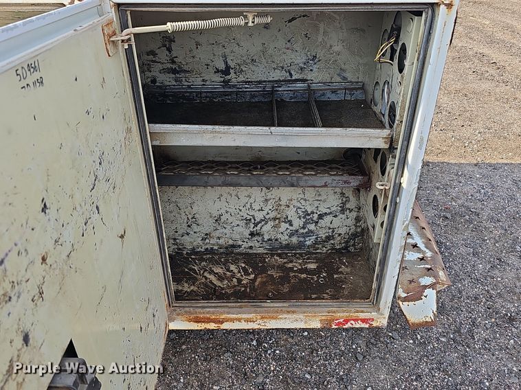 image for item DQ0263 2011 Ford  F350 Super Duty  SuperCab utility bed pickup truck