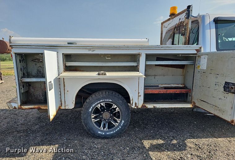 image for item DQ0263 2011 Ford  F350 Super Duty  SuperCab utility bed pickup truck