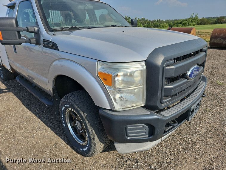 image for item DQ0263 2011 Ford  F350 Super Duty  SuperCab utility bed pickup truck