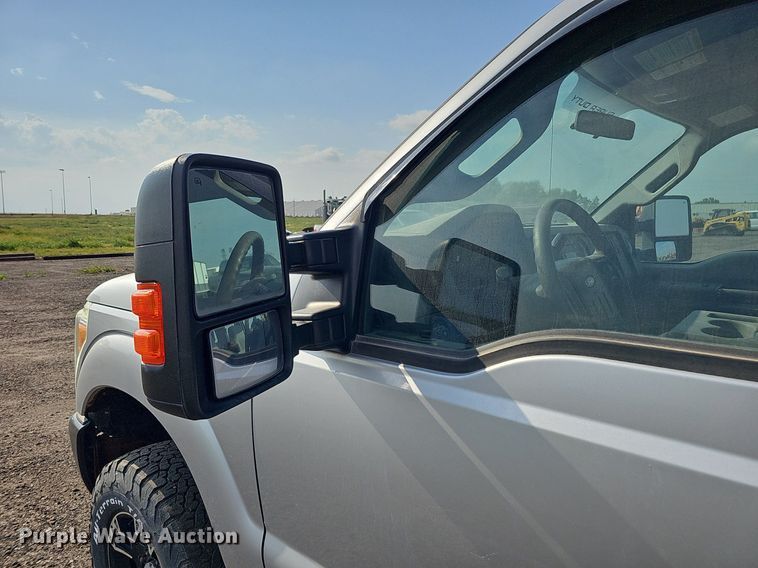 image for item DQ0263 2011 Ford  F350 Super Duty  SuperCab utility bed pickup truck