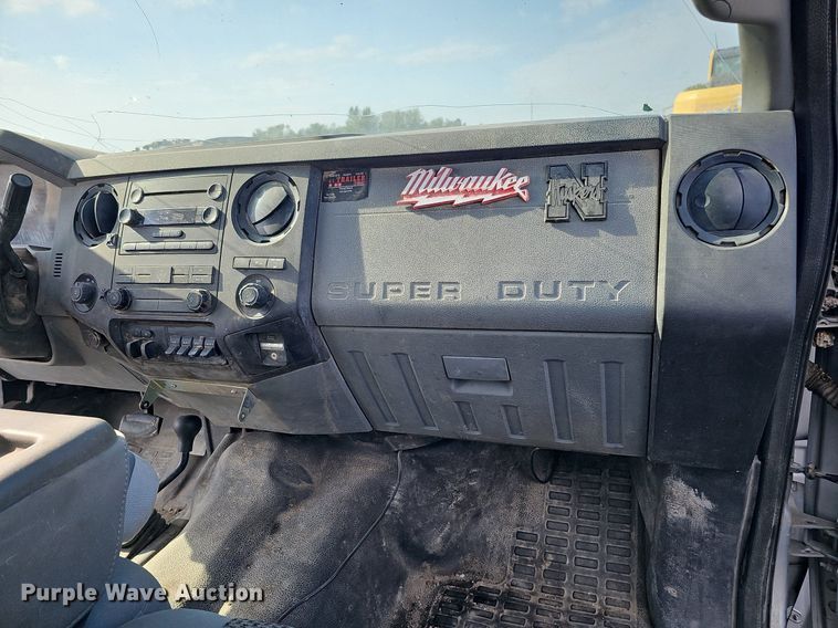 image for item DQ0263 2011 Ford  F350 Super Duty  SuperCab utility bed pickup truck