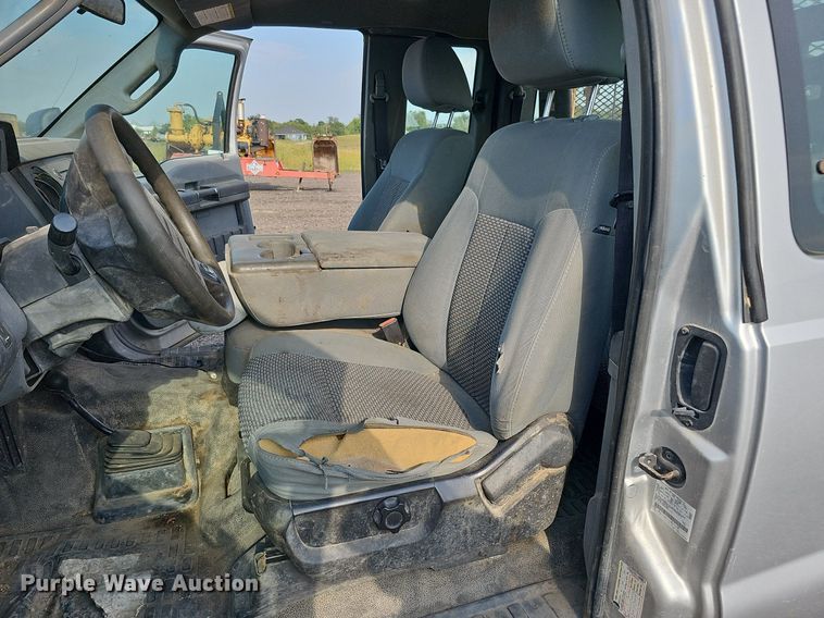 image for item DQ0263 2011 Ford  F350 Super Duty  SuperCab utility bed pickup truck