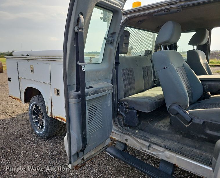 image for item DQ0263 2011 Ford  F350 Super Duty  SuperCab utility bed pickup truck