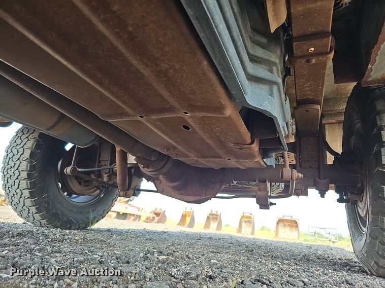 image for item DQ0263 2011 Ford  F350 Super Duty  SuperCab utility bed pickup truck