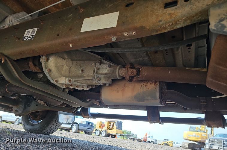 image for item DQ0263 2011 Ford  F350 Super Duty  SuperCab utility bed pickup truck