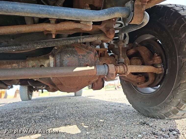 image for item DQ0263 2011 Ford  F350 Super Duty  SuperCab utility bed pickup truck