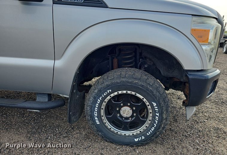 image for item DQ0263 2011 Ford  F350 Super Duty  SuperCab utility bed pickup truck