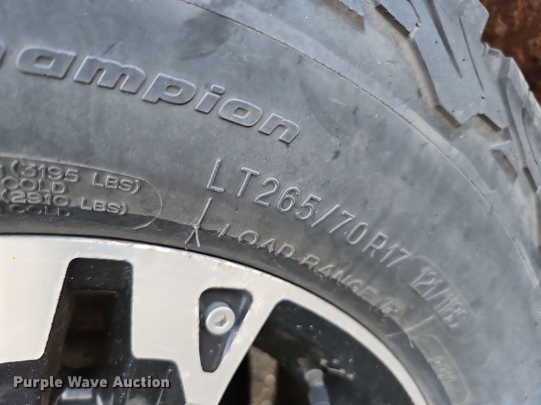 image for item DQ0263 2011 Ford  F350 Super Duty  SuperCab utility bed pickup truck