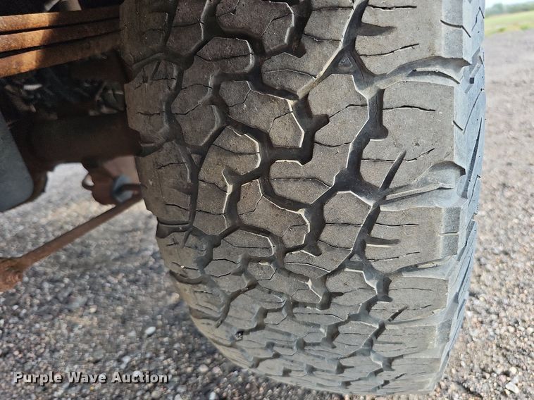 image for item DQ0263 2011 Ford  F350 Super Duty  SuperCab utility bed pickup truck