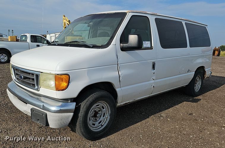 image for item DQ0264 2004 Ford E150 XLT  van