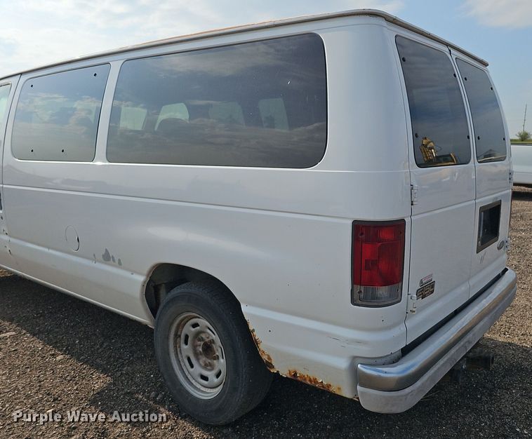 image for item DQ0264 2004 Ford E150 XLT  van