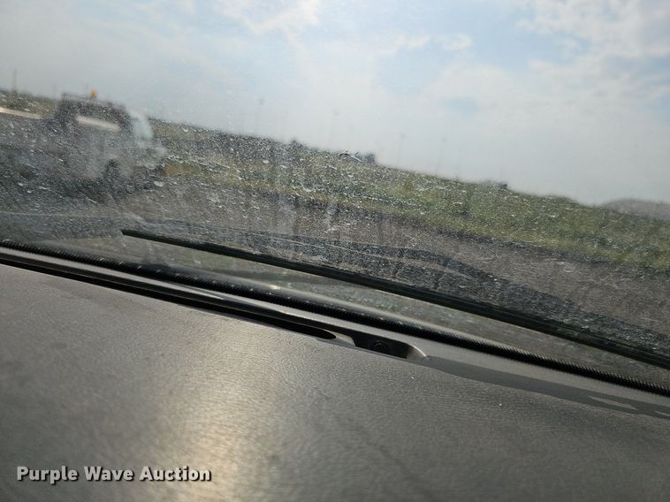 image for item DQ0264 2004 Ford E150 XLT  van