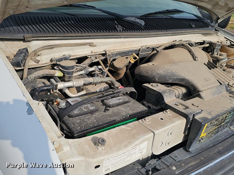 image for item DQ0264 2004 Ford E150 XLT  van