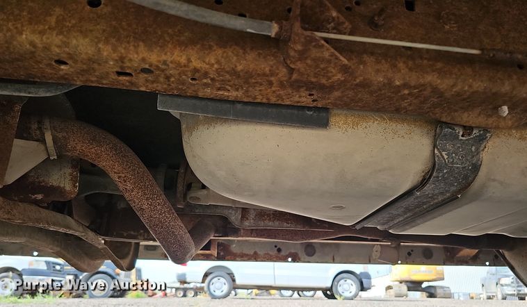 image for item DQ0264 2004 Ford E150 XLT  van