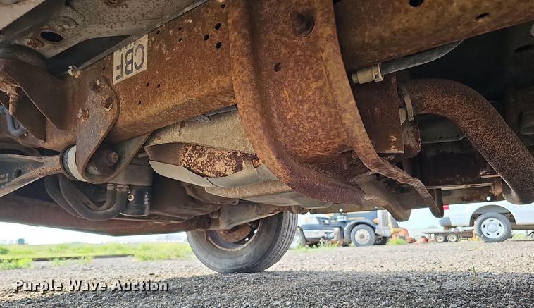 image for item DQ0264 2004 Ford E150 XLT  van