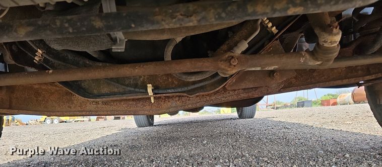 image for item DQ0264 2004 Ford E150 XLT  van