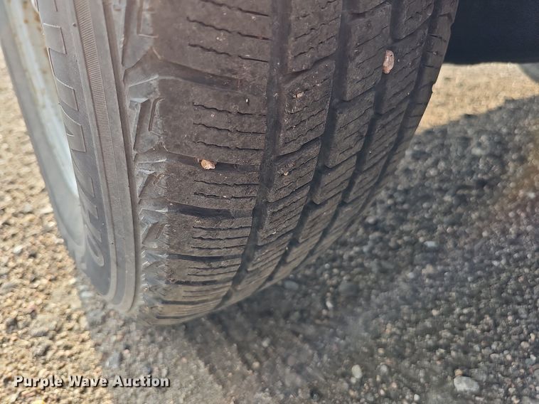 image for item DQ0264 2004 Ford E150 XLT  van