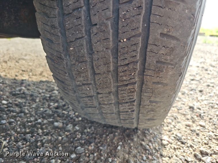 image for item DQ0264 2004 Ford E150 XLT  van